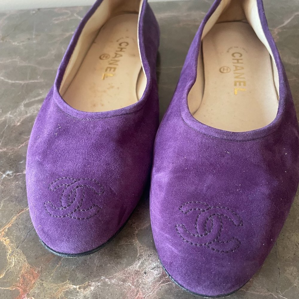 Chanel Purple Suede Ballet Flats / Size 40 (9)